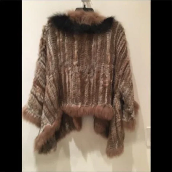 Elizabeth and James knit Rabbit - Picture 3 of 3